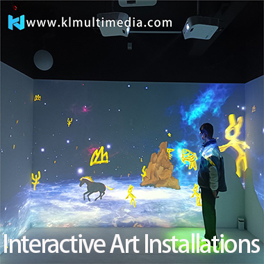 Installations artistiques interactives de hiéroglyphes