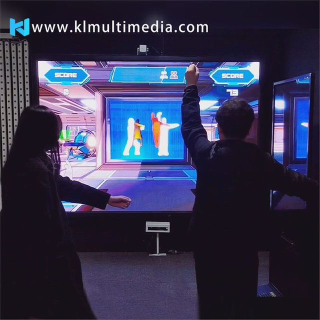 Jeu de trou dans le mur