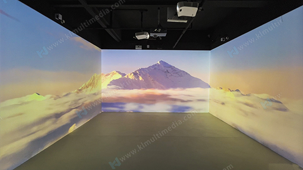 Nuage et montagne de neige