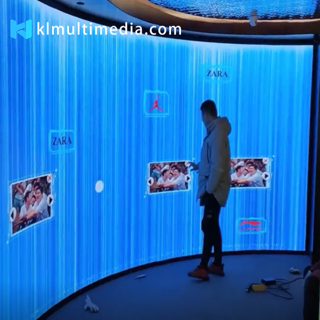 Interaction avec le mur en arc